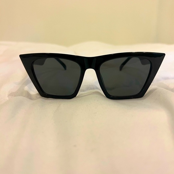 Vintage Inspired Square Cat Eye Sunglasses - Picture 2 of 4